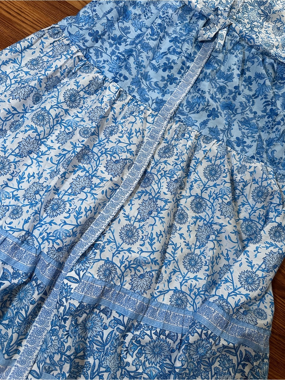 NWT CeCe Blue and White Floral Tiered Maxi Dress with Tie Waist - Picture 6 of 8